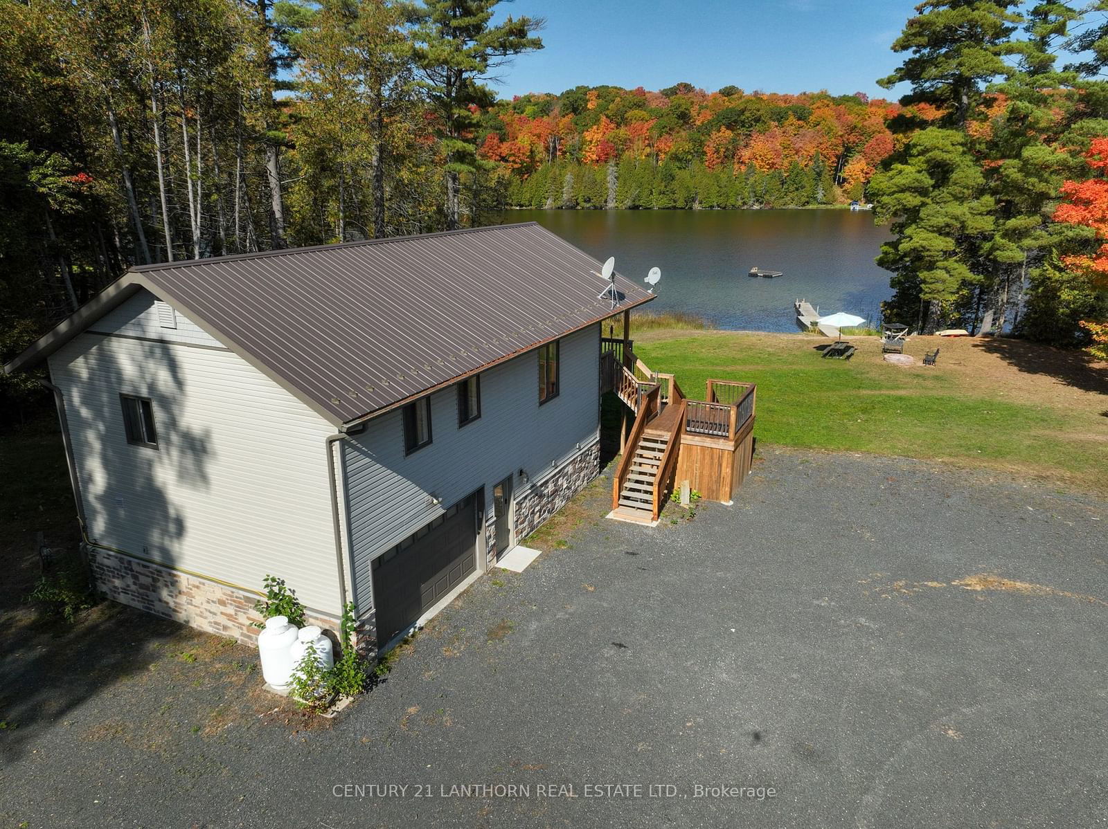 Detached House sold at 1014b Lyons Gate Lane, North Frontenac, Frontenac North, K0H 1K0 - MLS: X11943771