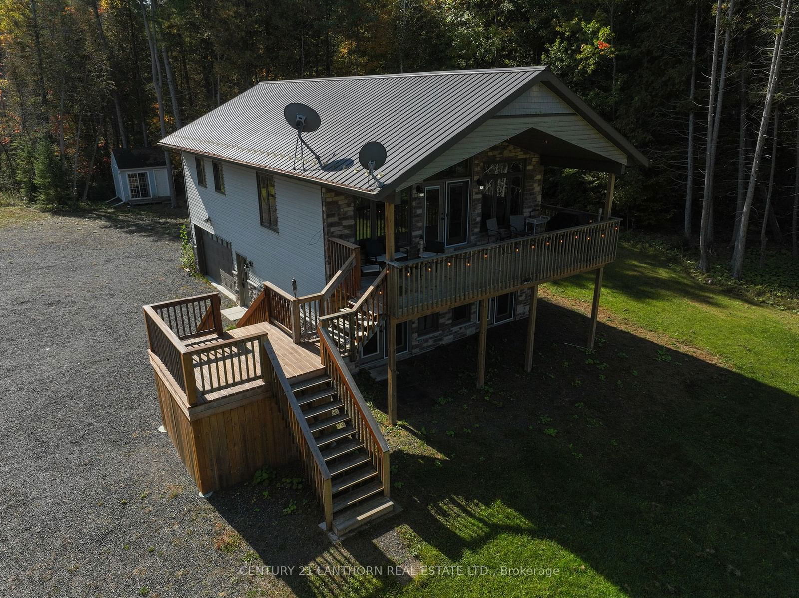 Detached House sold at 1014b Lyons Gate Lane, North Frontenac, Frontenac North, K0H 1K0 - MLS: X11943771