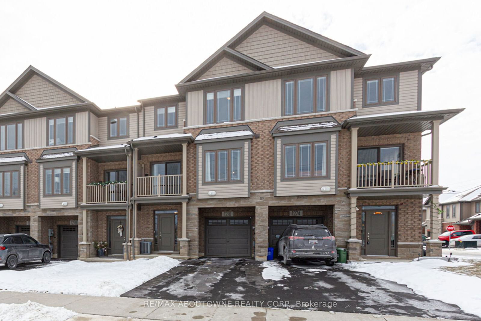 Townhouse sold at 1276 Baseline Road, Hamilton, Stoney Creek, L8E 0K6 - MLS: X11943992