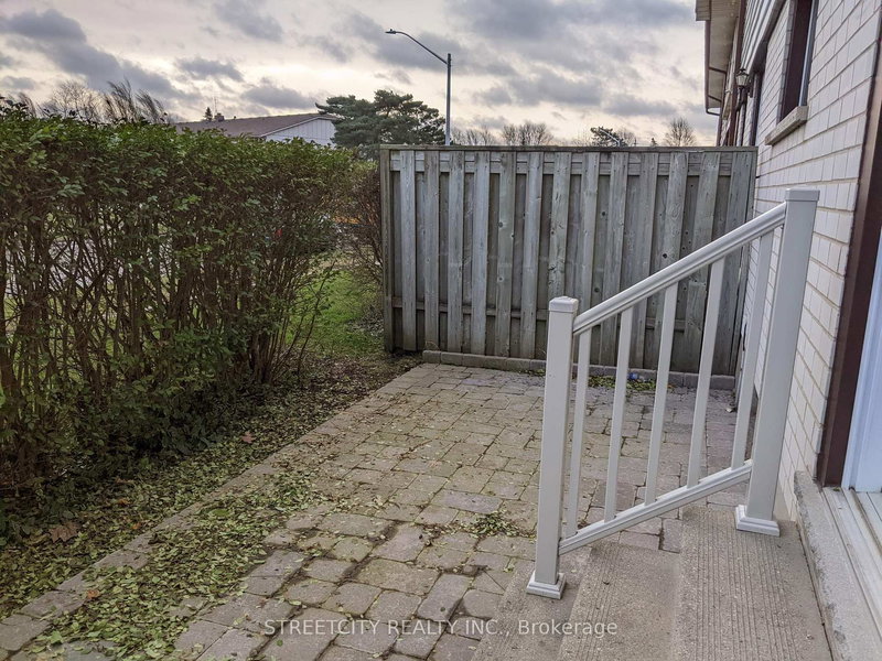 3 - 30 Flamingo Dr E, Woolwich, N3B 1V5 | Image 3