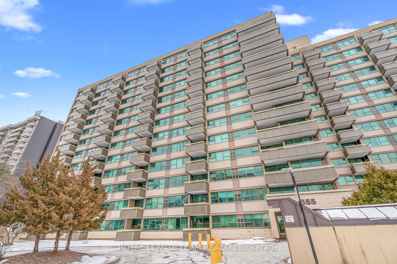 Condo for sale at 1203-555 Brittany Drive, Ottawa, Viscount Alexander Park, K1K 4C5 - MLS: X11944345