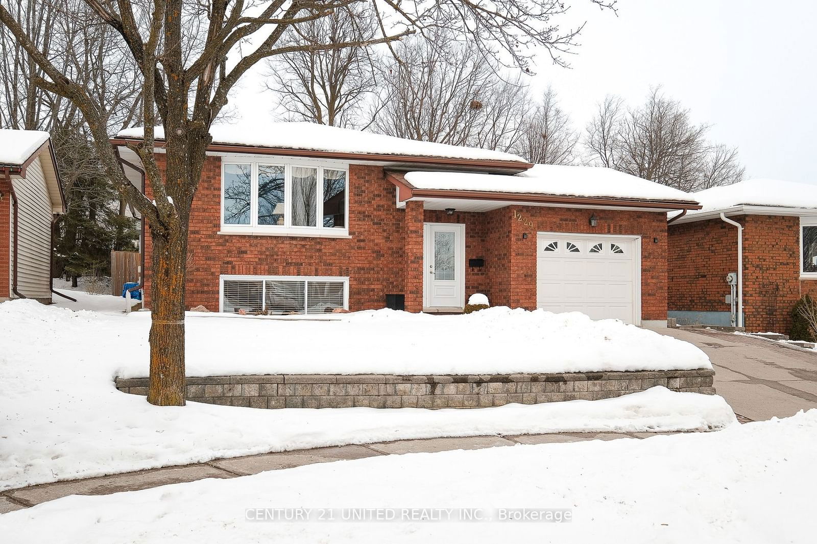 Detached House for sale at 1229 Neptune Street, Peterborough, Northcrest, K9H 7M1 - MLS: X11944517