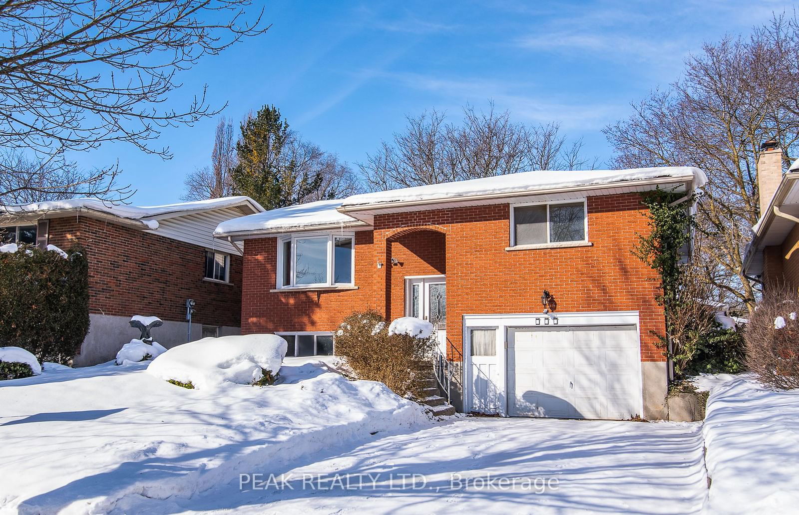 Detached House sold at 641 Highpoint Avenue, Waterloo, N2L 4Z3 - MLS: X11944546