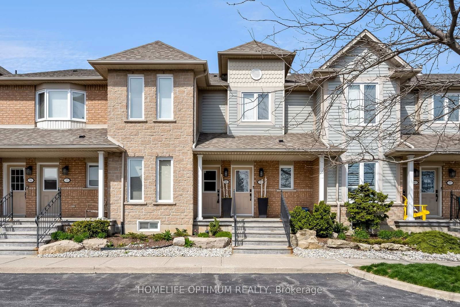 Townhouse for sale at 58-515 North Service Road, Hamilton, Lakeshore, L8E 5X6 - MLS: X11944909