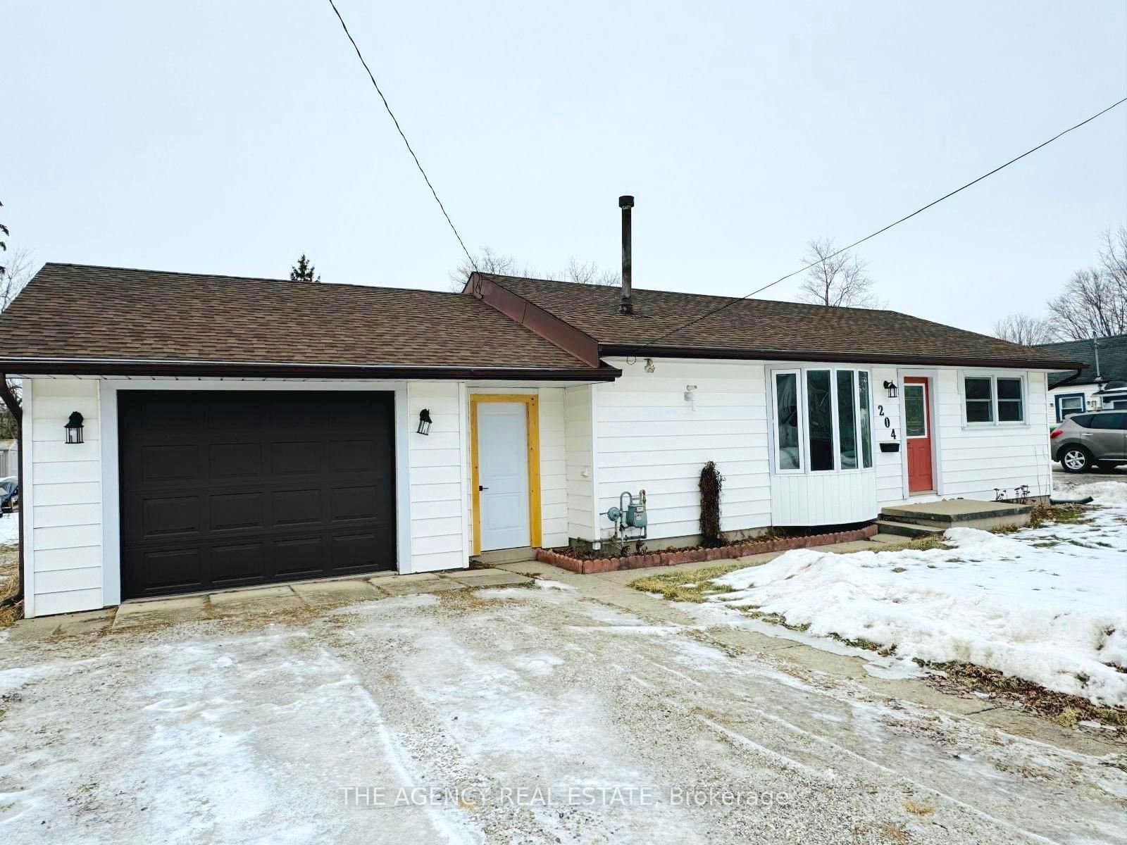 Detached House sold at 204 Symes Street, Southwest Middlesex, Glencoe, N0L 1M0 - MLS: X11944954