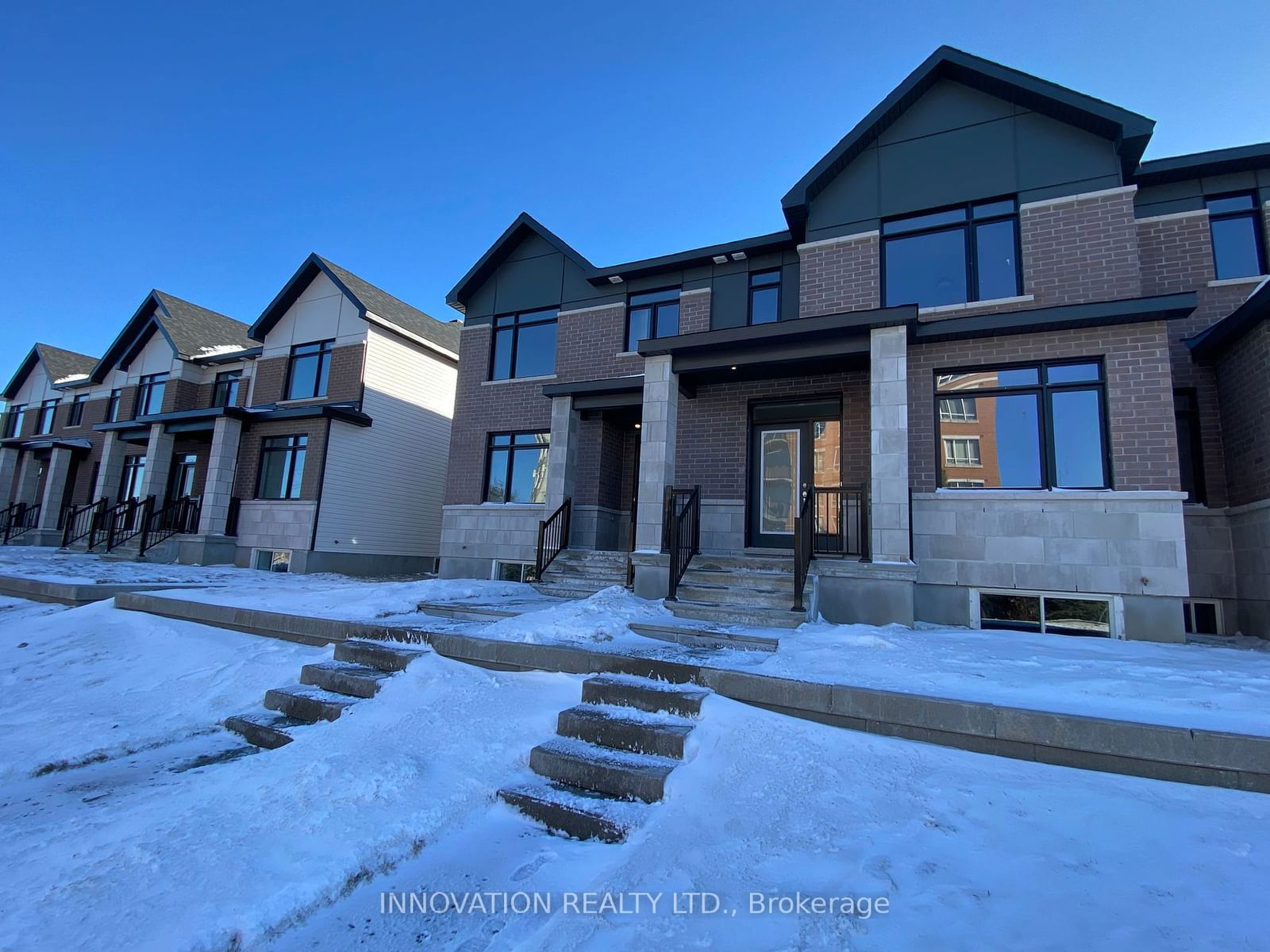 Townhouse for sale at 817 ANCIANO Crescent, Kanata, 9010 - Kanata - Emerald Meadows/Trailwest, K2S 2R7 - MLS: X11945001