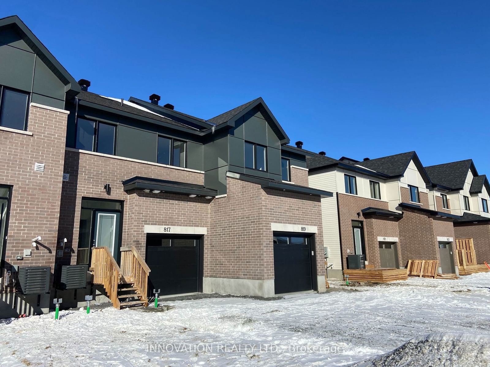 Townhouse for sale at 817 ANCIANO Crescent, Kanata, 9010 - Kanata - Emerald Meadows/Trailwest, K2S 2R7 - MLS: X11945001