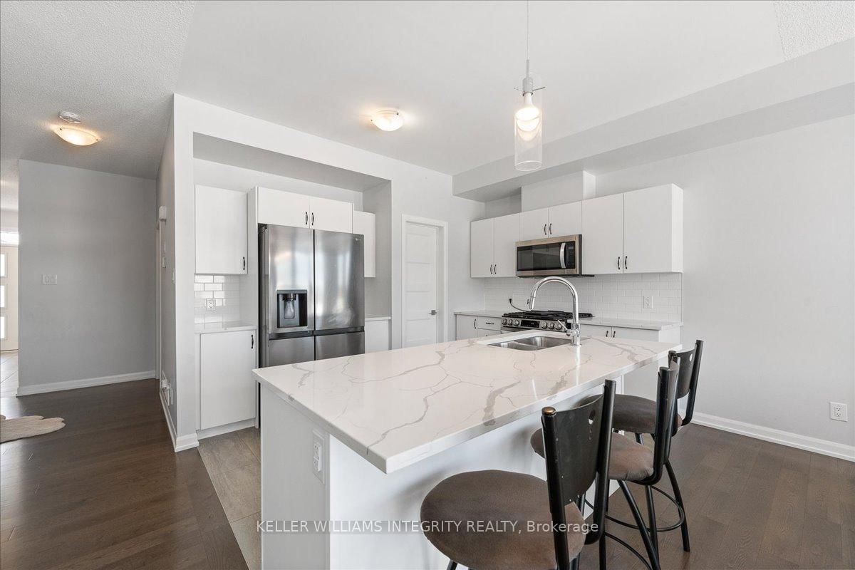 Detached House sold at 1153 Diamond Street, Clarence-Rockland, Clarence/Rockland Twp, K4K 0L9 - MLS: X11945162