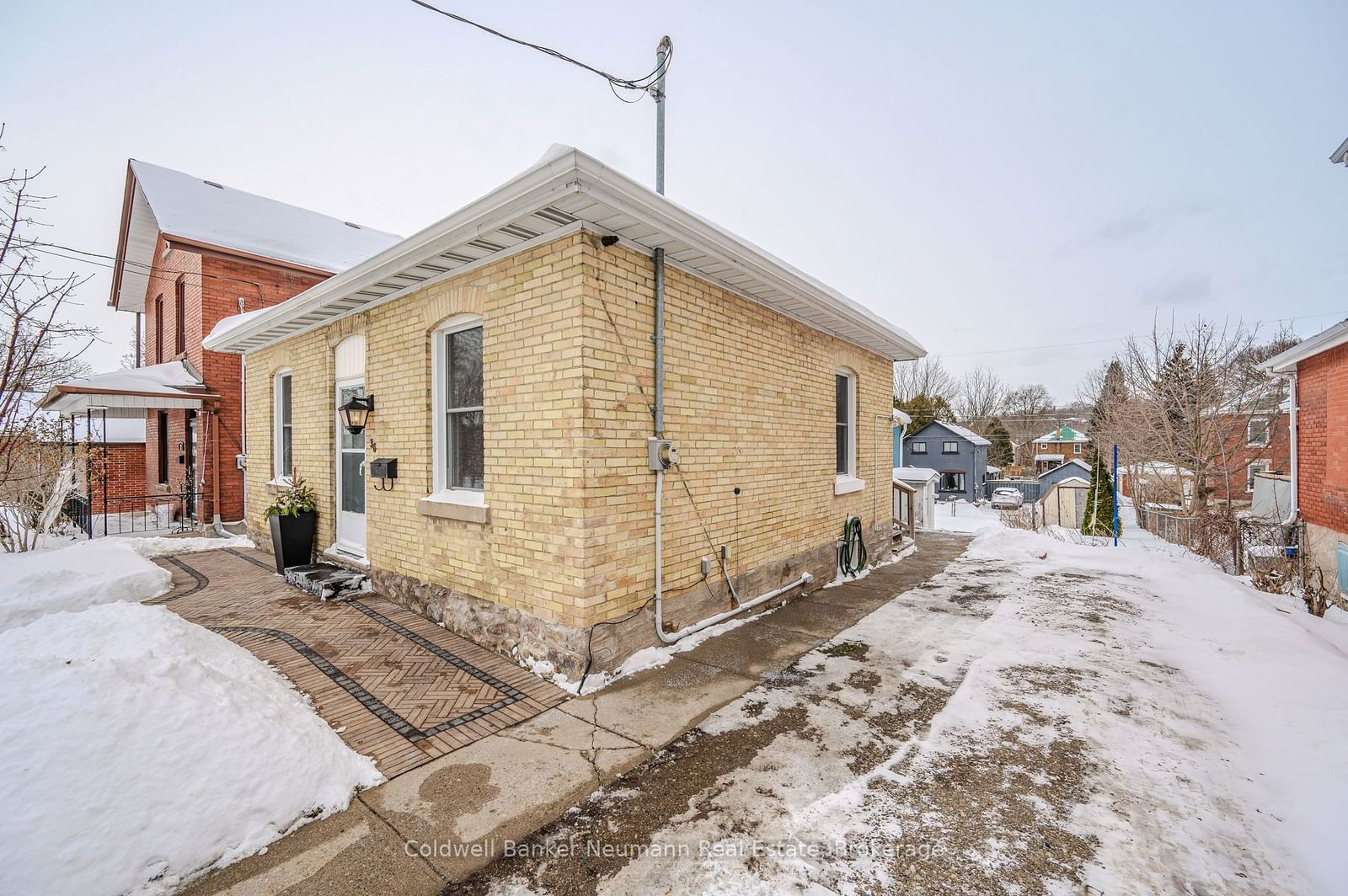 Detached House sold at 36 Manitoba Street, Guelph, Two Rivers, N1E 3B9 - MLS: X11945183