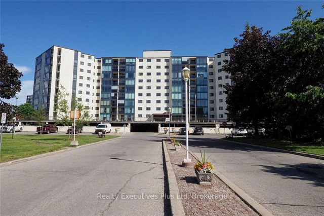 704 - 19 Woodlawn Road