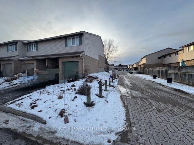 Townhouse for sale at 52 Coventry Crescent, Kingston, West of Sir John A. Blvd, K7M 7S7 - MLS: X11945286