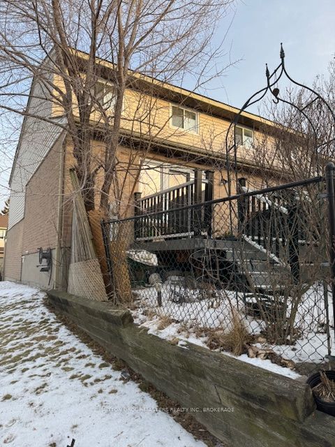 Townhouse for sale at 52 Coventry Crescent, Kingston, West of Sir John A. Blvd, K7M 7S7 - MLS: X11945286