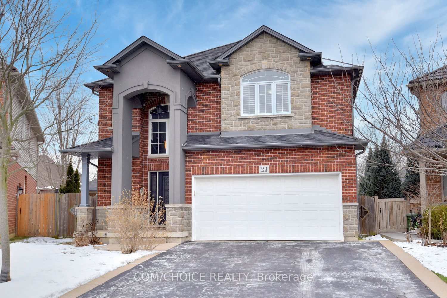 Detached House for sale at 23 Felicia Court, Hamilton, Allison, L9B 0B6 - MLS: X11945490