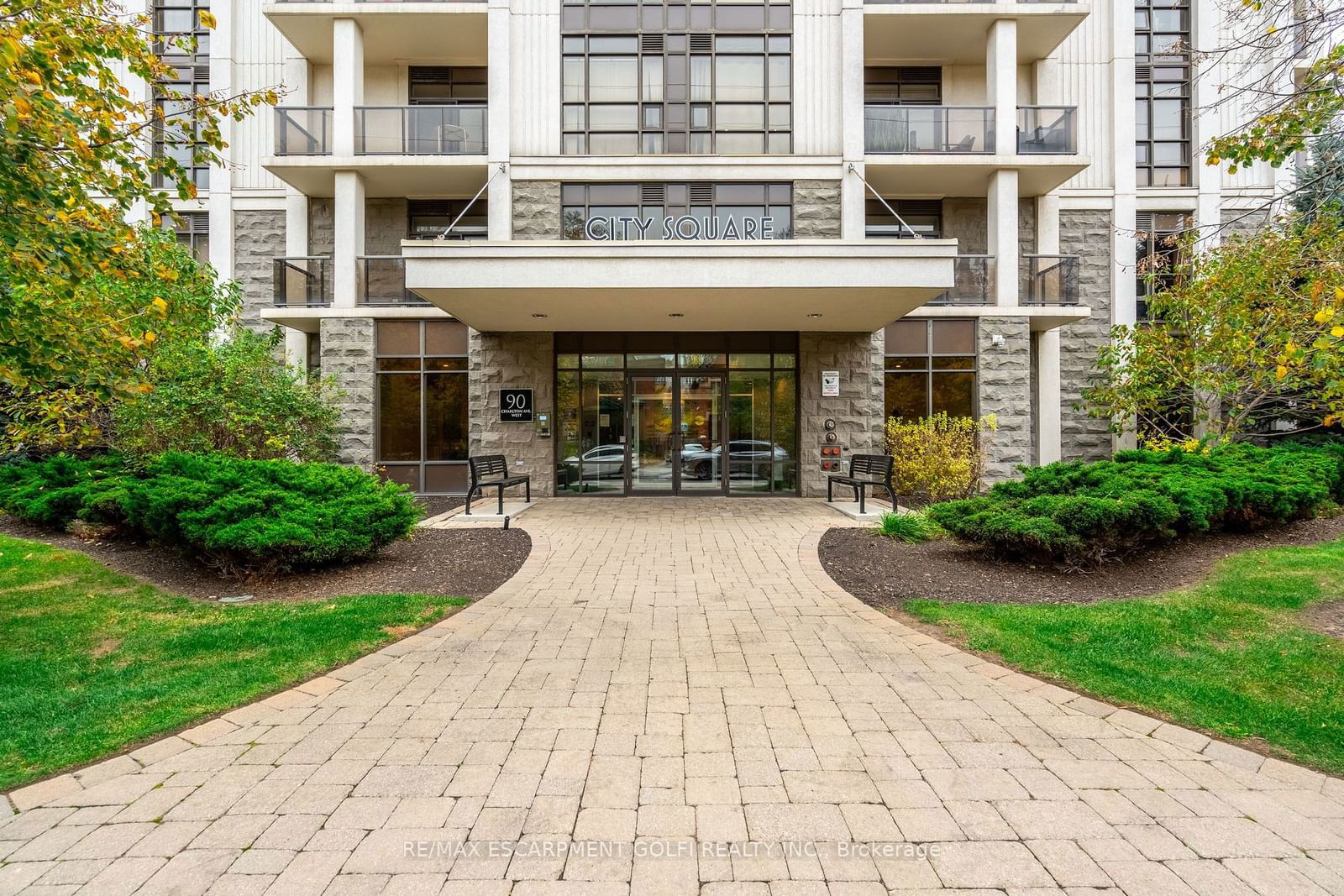 Condo sold at 806-90 Charlton Avenue, Hamilton, Durand, L8P 0B4 - MLS: X11945514