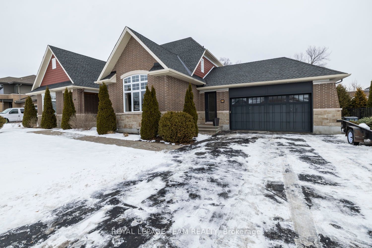 Detached House sold at 213 CABRELLE Place, Manotick - Kars - Rideau Twp and Area, 8002 - Manotick Village & Manotick Estates, K4M 0A9 - MLS: X11945521