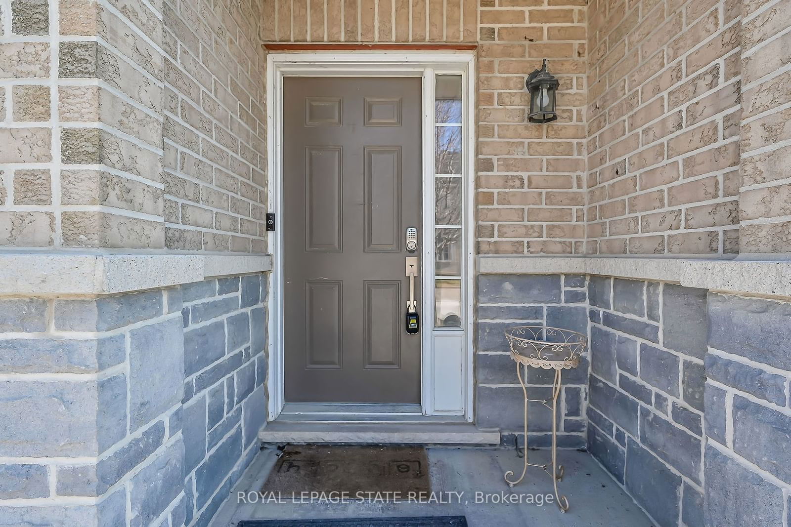 Townhouse for sale at 24-170 Palacebeach Trail, Hamilton, Stoney Creek, L8E 0H2 - MLS: X11945532