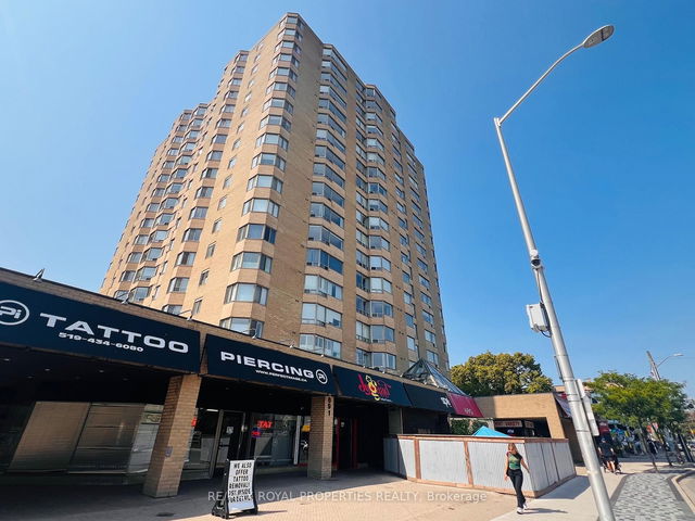 1006 - 695 Richmond Street