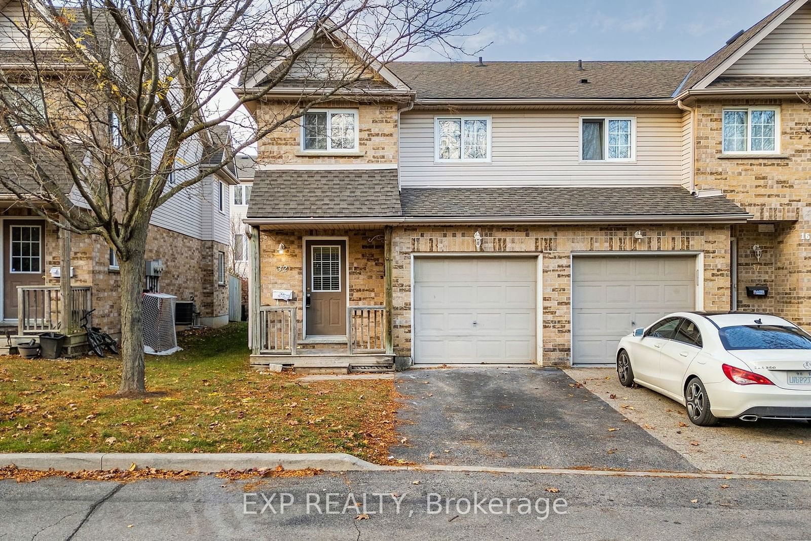 Townhouse sold at 32-169 Bismark Drive, Cambridge, N1S 5C1 - MLS: X11945555