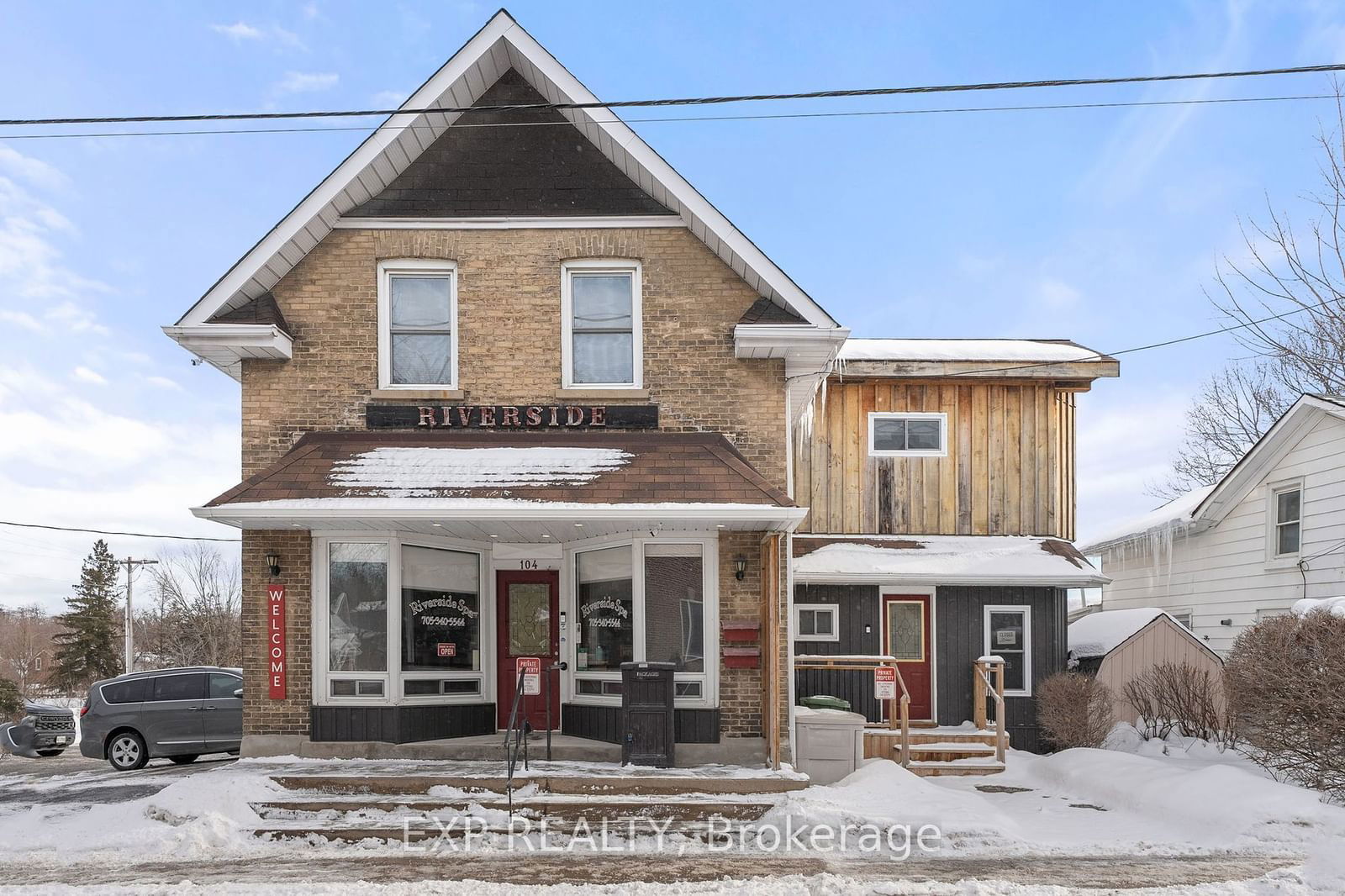 Store W/Apt/Office for sale at 104 William Street, Kawartha Lakes, Lindsay, K9V 4A5 - MLS: X11945556