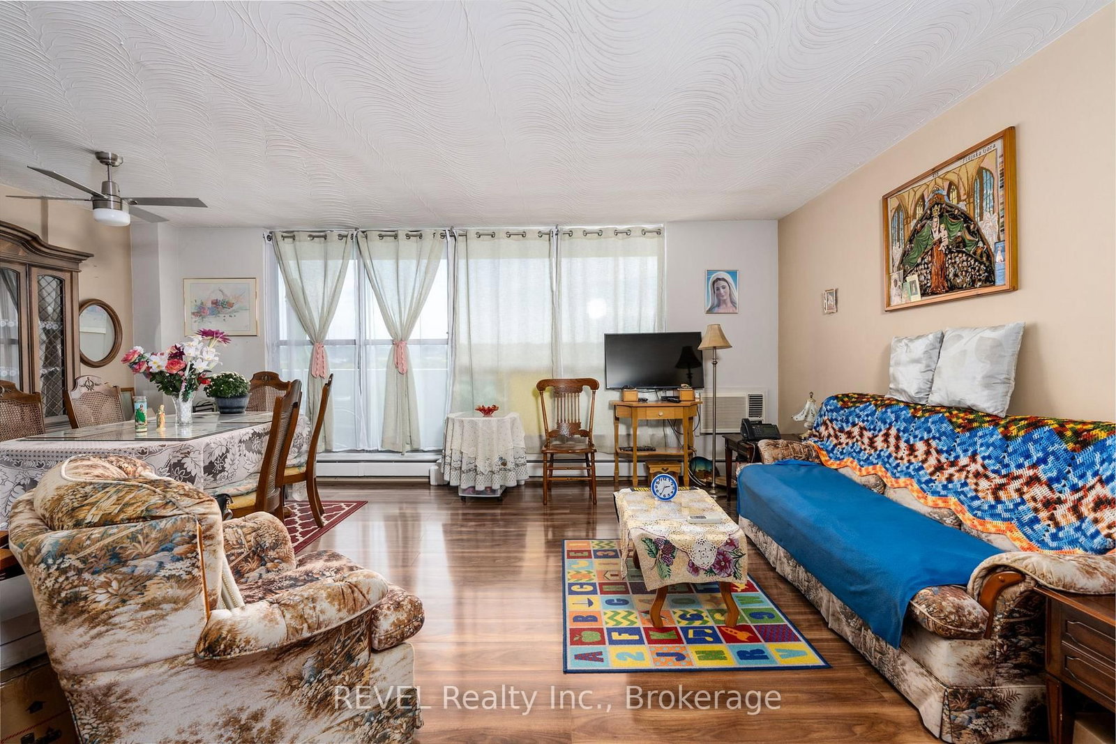 Listing Image 7