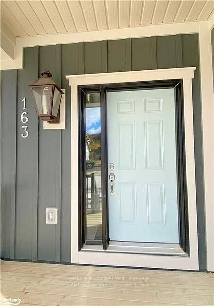 163 Courtland St, Blue Mountains, L9Y 5L7 | Image 2