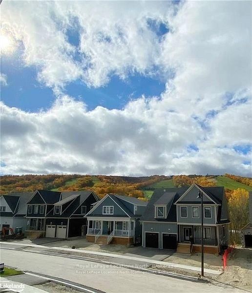 163 Courtland St, Blue Mountains, L9Y 5L7 | Image 3