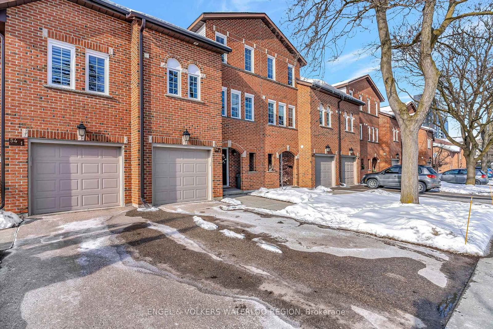 Townhouse sold at 2-54 Allen Street, Waterloo, N2L 6H4 - MLS: X11945634