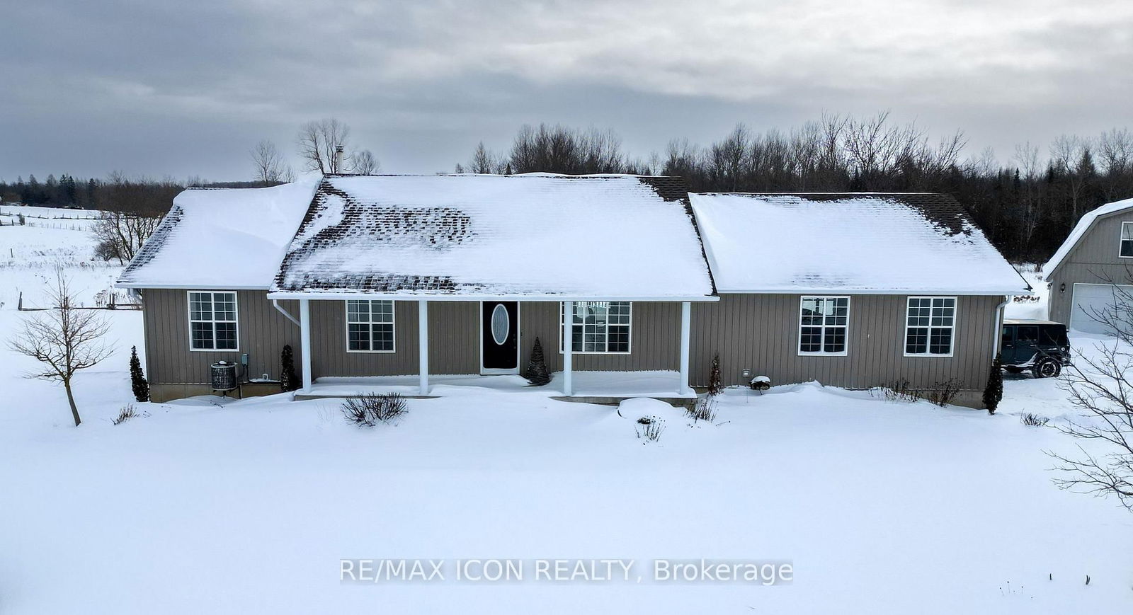 Detached House sold at 9643 3 Road, Minto, Minto, N0G 1M0 - MLS: X11945872