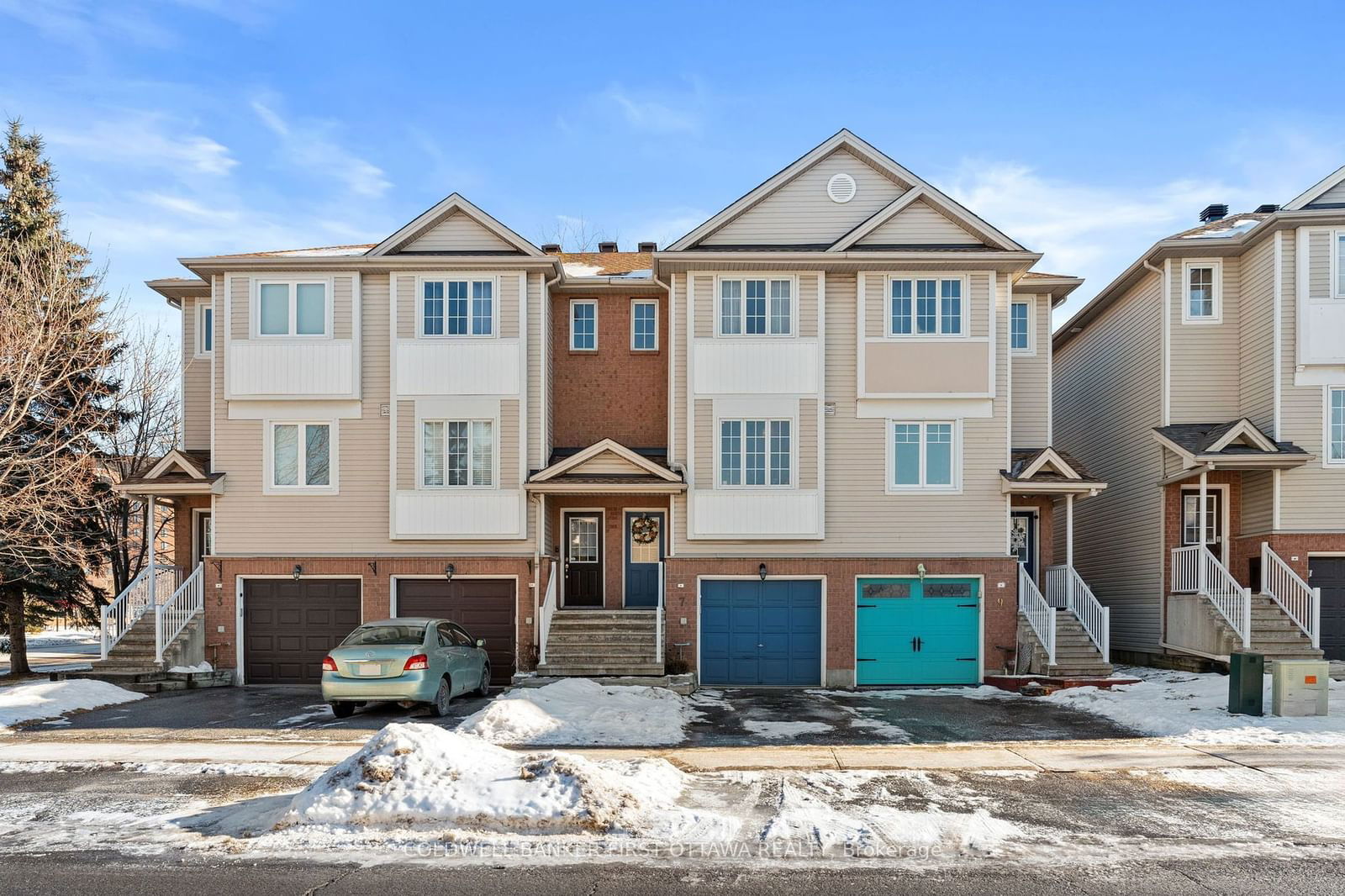 Townhouse sold at 7 SCOUT Street, Carlington - Central Park, 5304 - Central Park, K2C 4B9 - MLS: X11945909