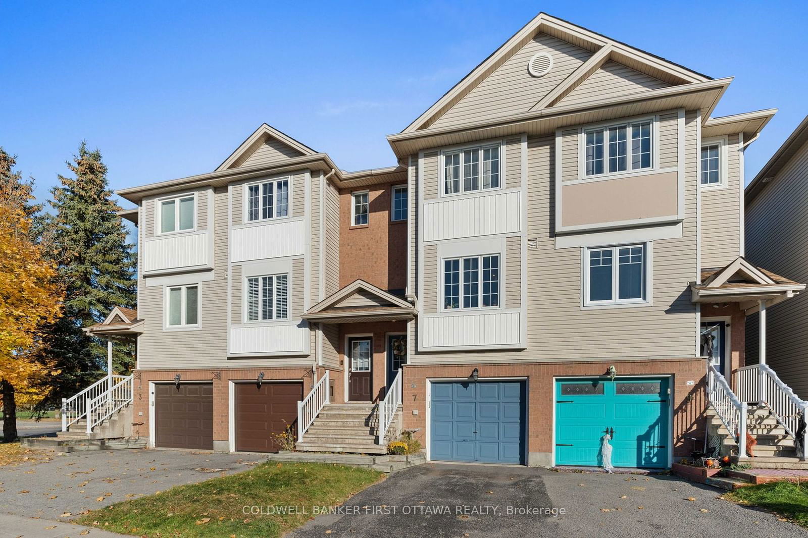 Townhouse sold at 7 SCOUT Street, Carlington - Central Park, 5304 - Central Park, K2C 4B9 - MLS: X11945909