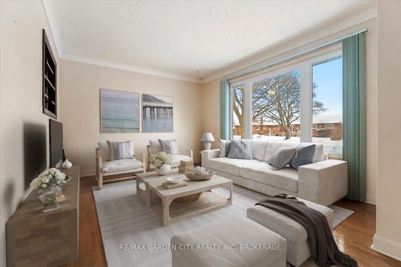 home for sale on 136 Elgin Street