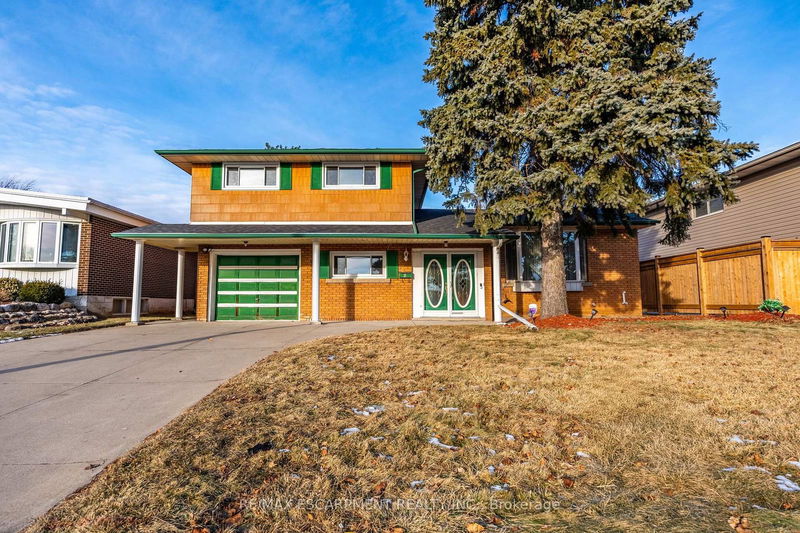 home for sale on 9 Laurier Avenue