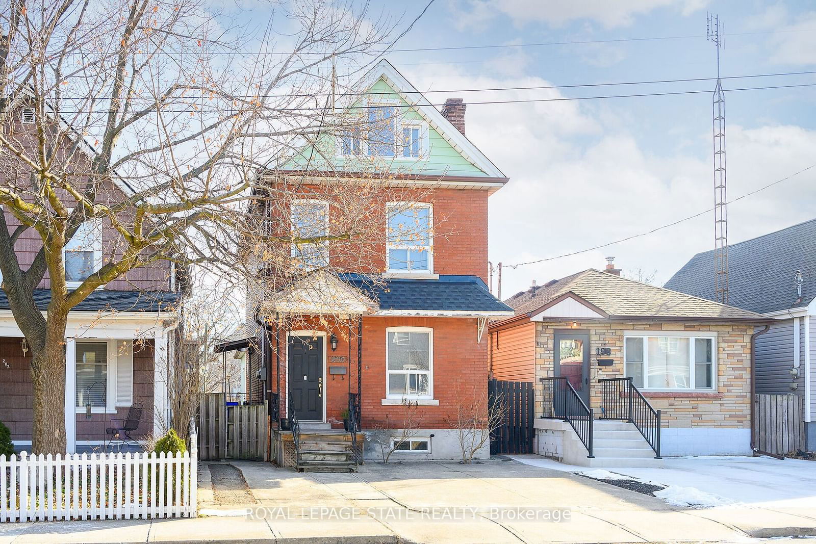 Detached House for sale at 200 Kensington Avenue, Hamilton, Crown Point, L8L 7N7 - MLS: X11946120