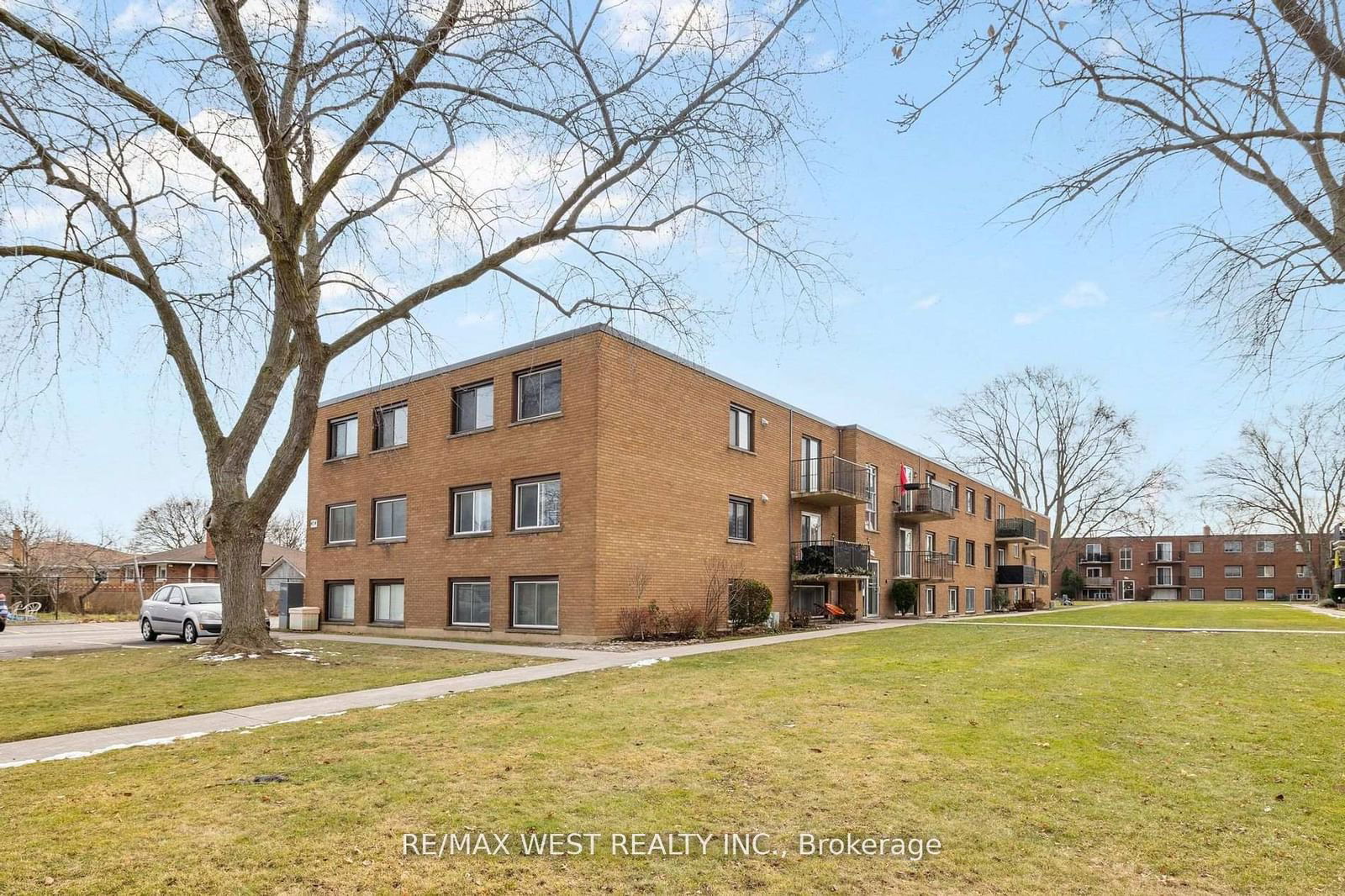 Condo sold at 35-454 Carlton Street, St. Catharines, 445 - Facer, L2M 4X1 - MLS: X11946167