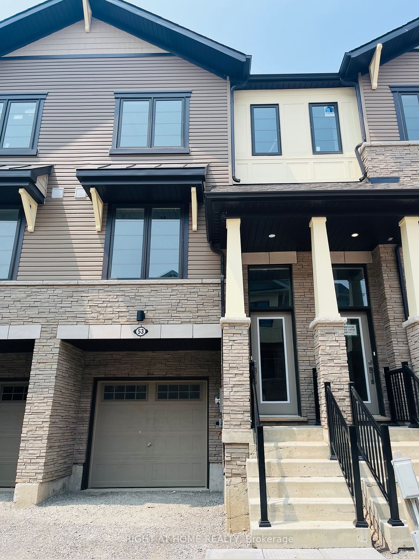 Townhouse for lease at 53-158 Bedrock Drive, Hamilton, Stoney Creek, L8J 1X5 - MLS: X11946233