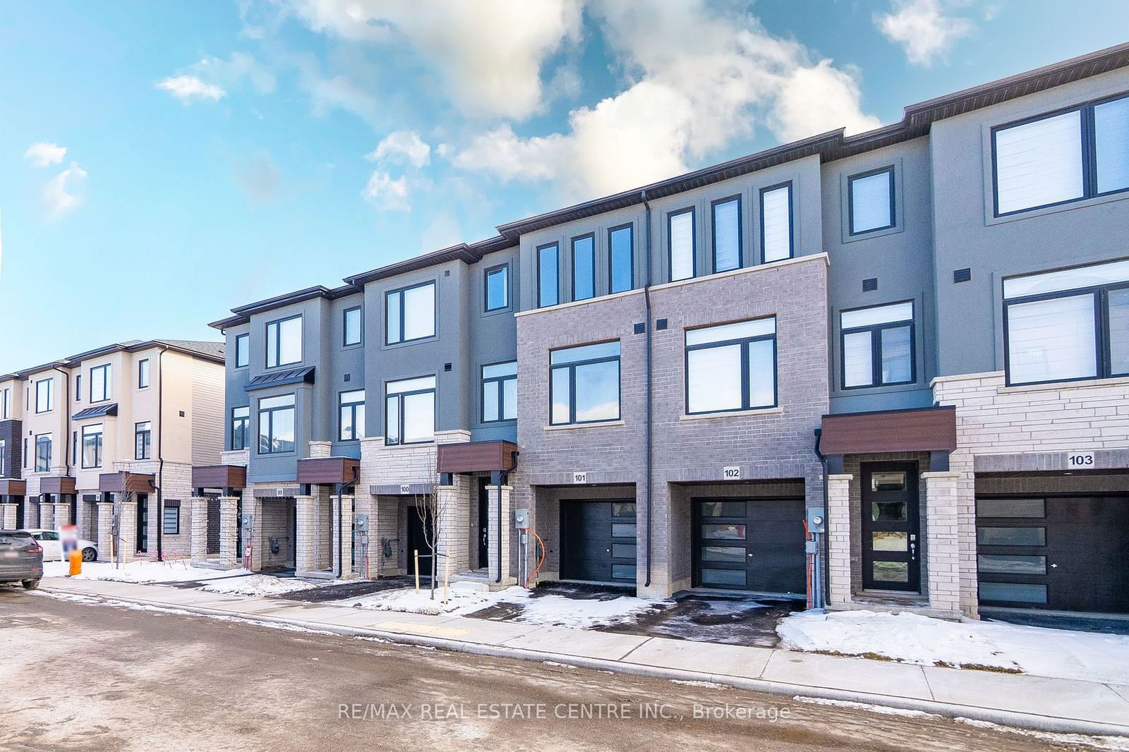 Townhouse for lease at 101-155 Equestrian Way, Cambridge, N3E 0E8 - MLS: X11946431