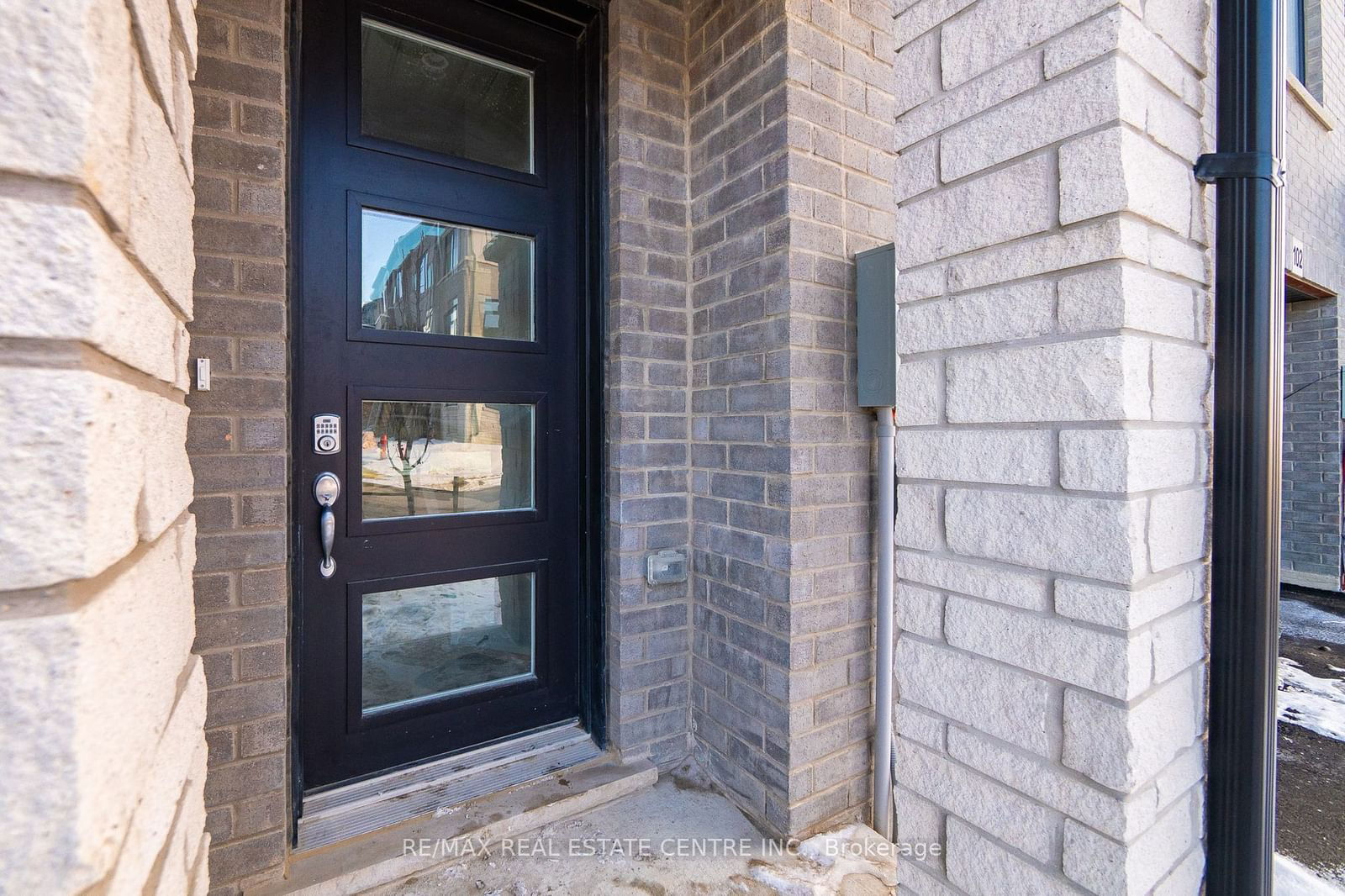 Townhouse for lease at 101-155 Equestrian Way, Cambridge, N3E 0E8 - MLS: X11946431