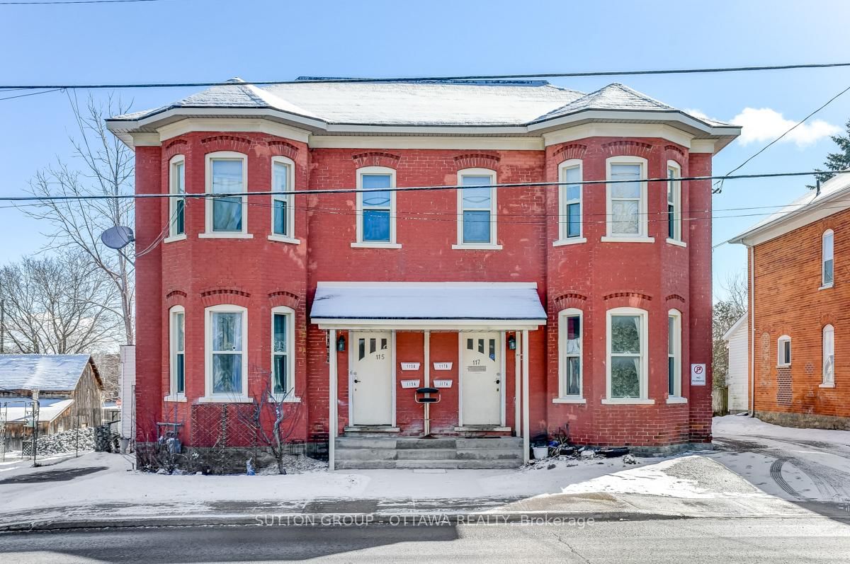 Building at 117 Brockville Street, Smiths Falls, 901 - Smiths Falls