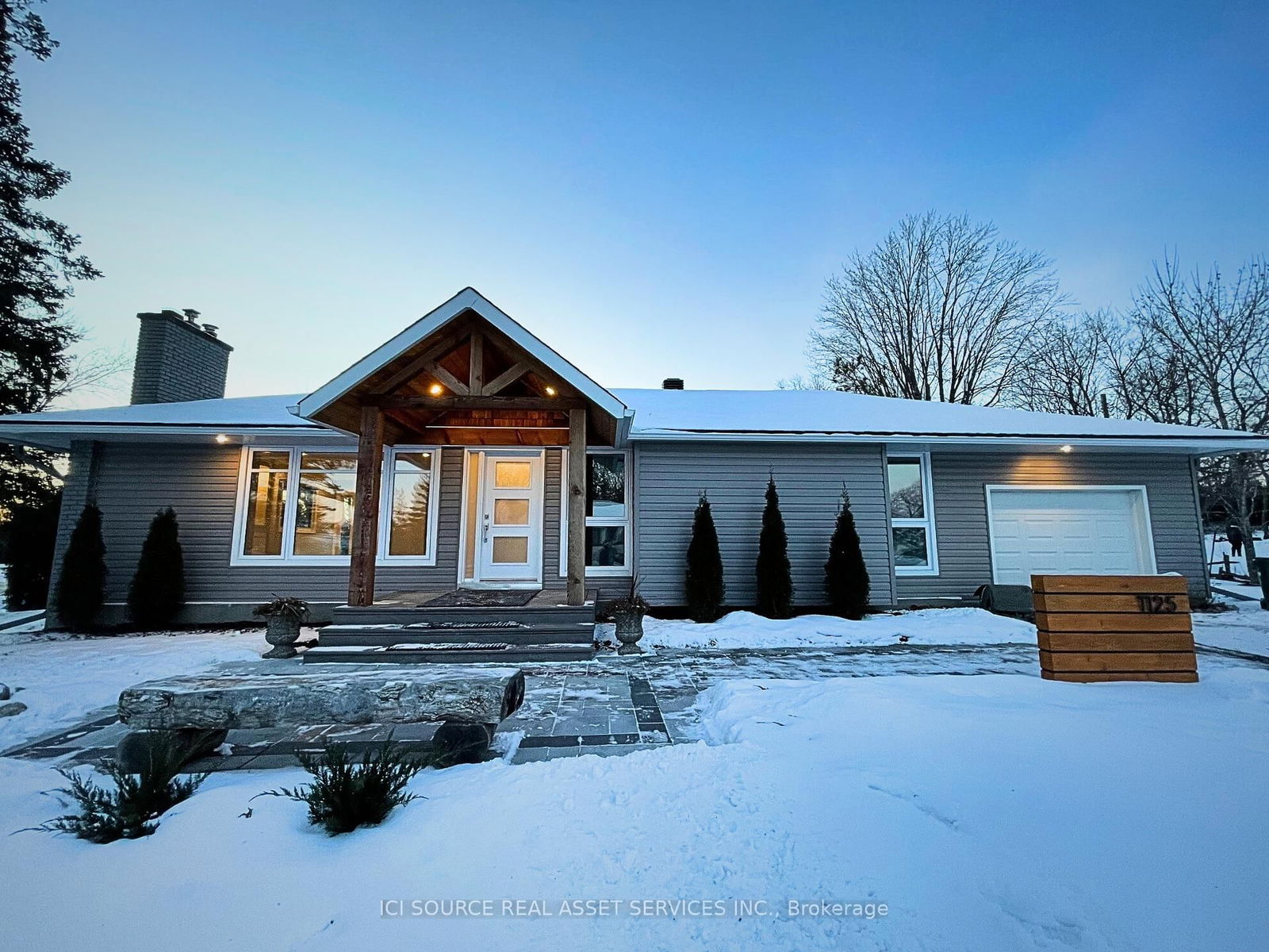 Detached House sold at 1125 Claire Place, Ottawa, Manotick Long Island & Nicholls Island, K4M 1E6 - MLS: X11946634