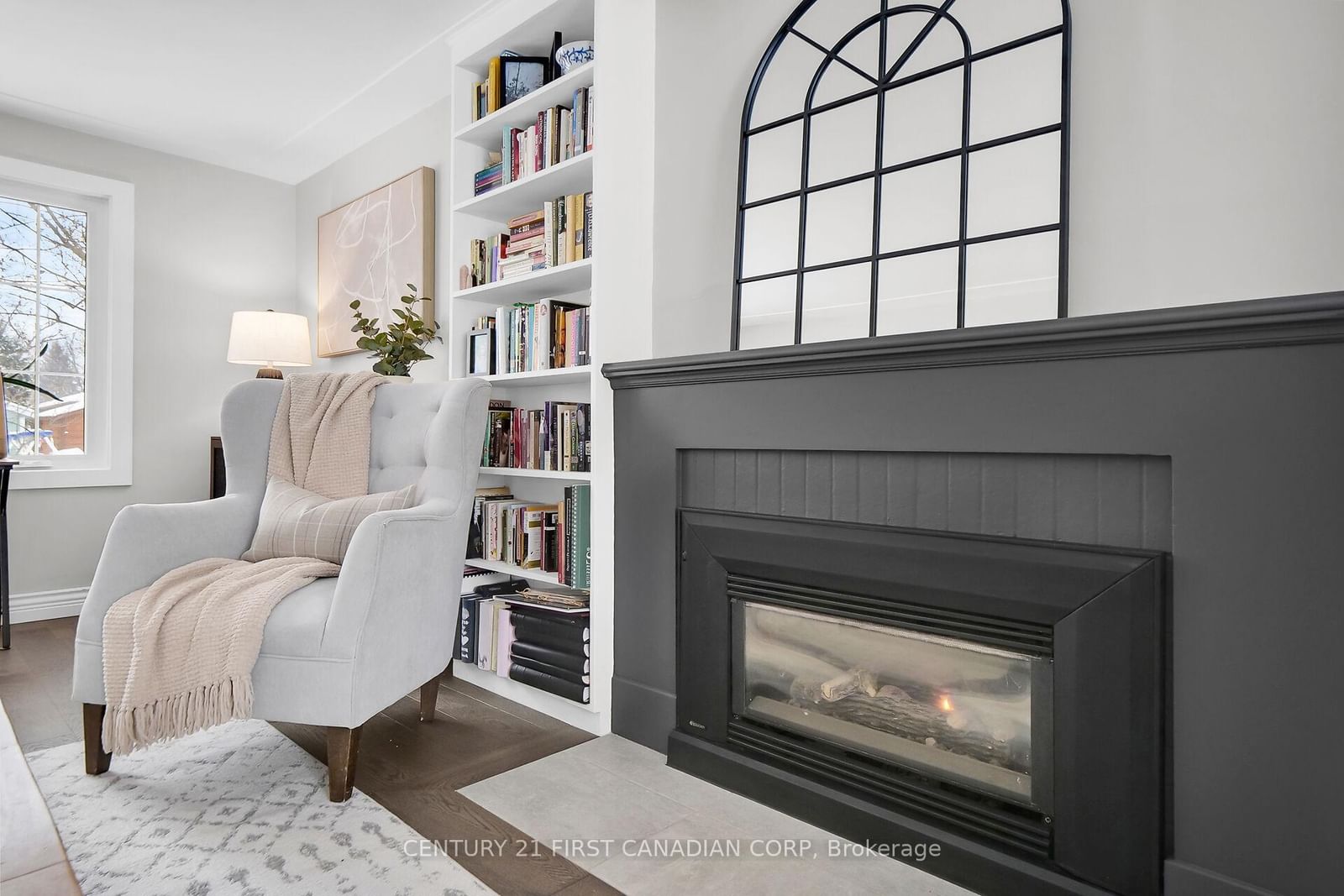 Listing Image 7