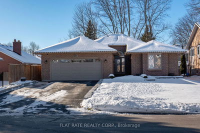 10 HILLVIEW Dr, Kawartha Lakes - Bobcaygeon