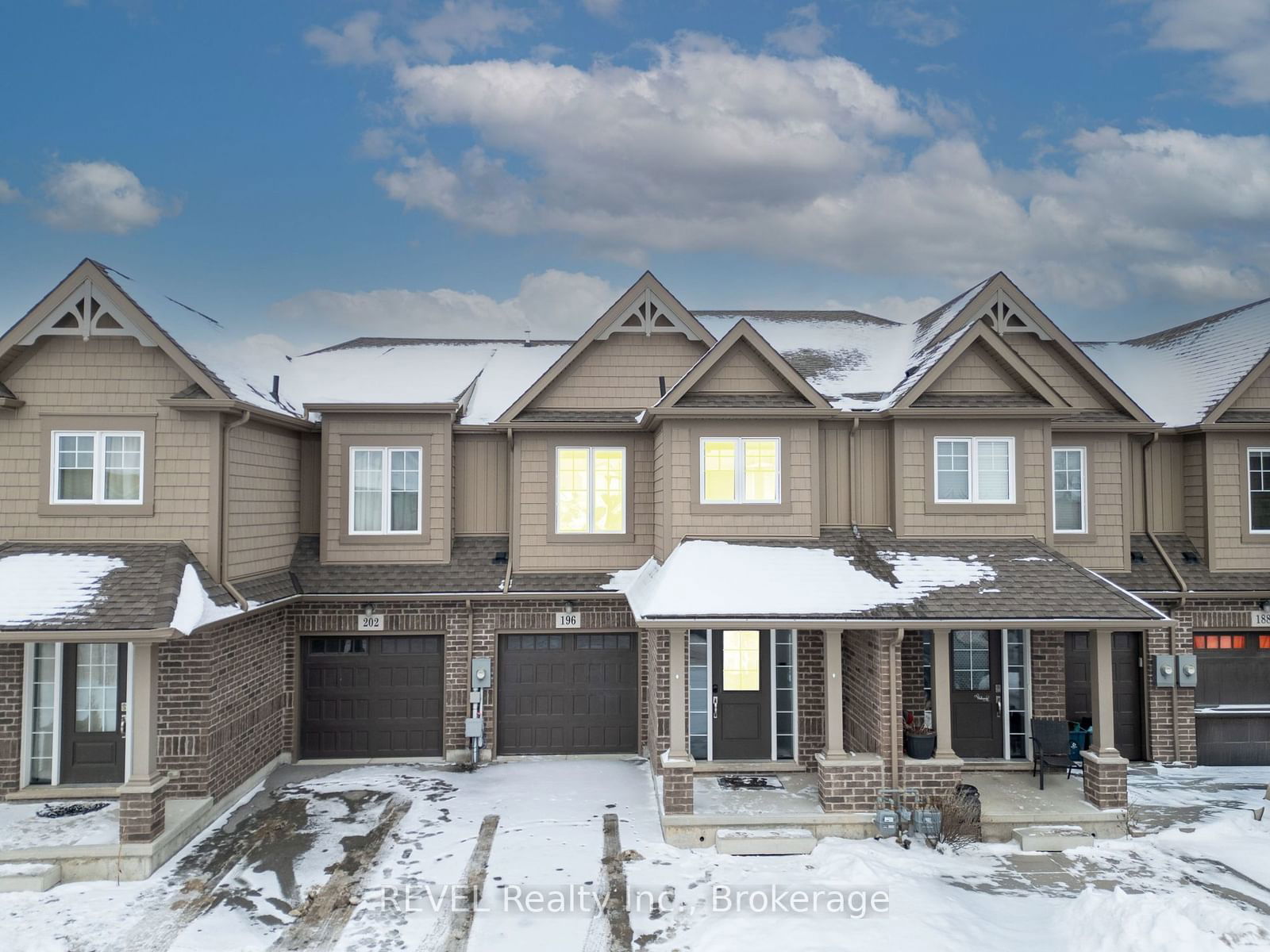 Townhouse for sale at 196 Heron Street, Welland, 771 - Coyle Creek, L3B 5N8 - MLS: X11946854