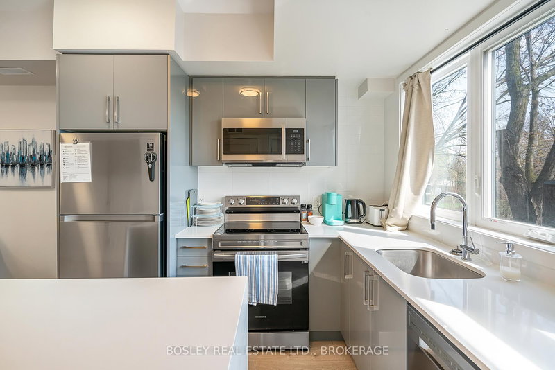 316 - 6065 McLeod Rd, Niagara Falls, L2G 0Z7 | Image 3