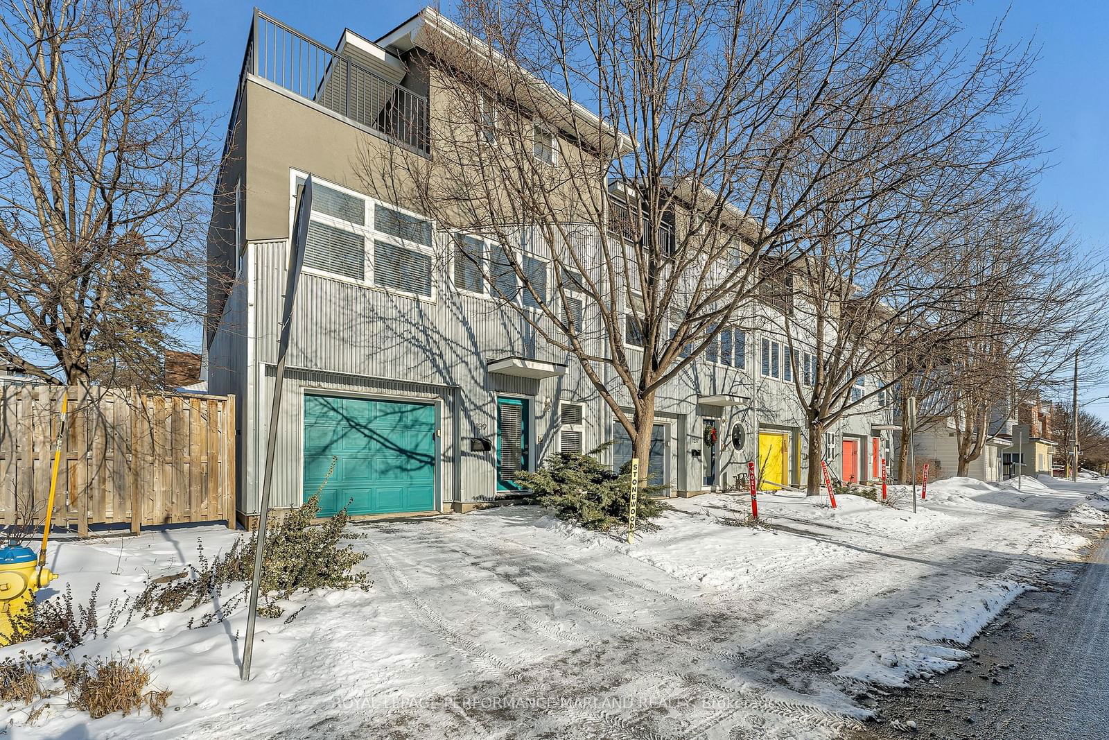 Townhouse sold at 1139 Gladstone Avenue, West Centre Town, 4203 - Hintonburg, K1Y 3H4 - MLS: X11947312