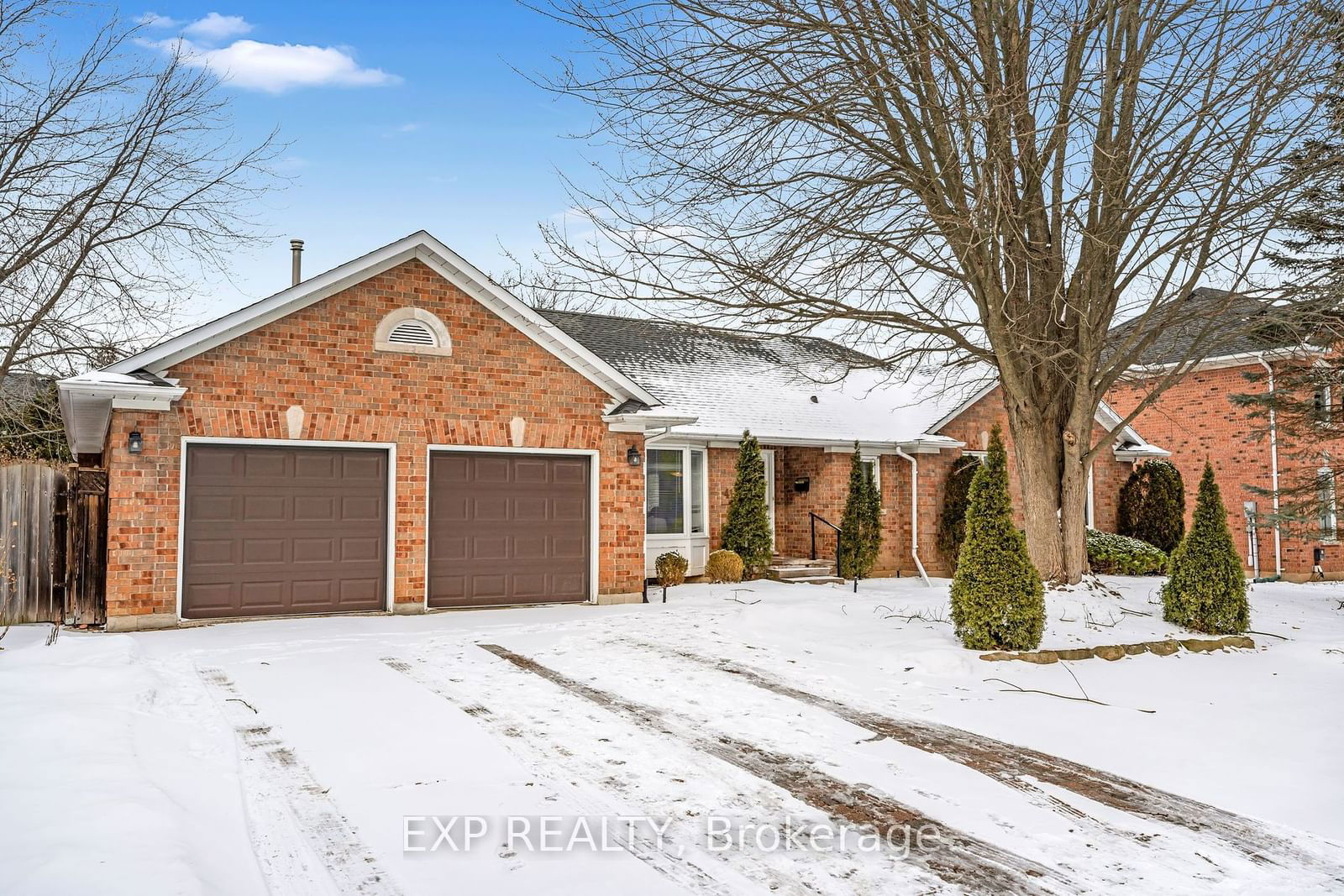 Detached House for sale at 417 Golf Links Road, Hamilton, Ancaster, L9G 4G6 - MLS: X11947498