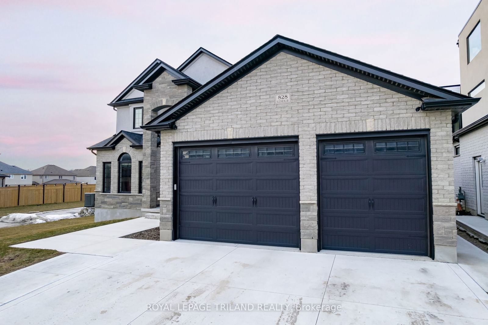 Detached House for lease at 828 Kleinburg Drive, London, North B, N5X 3Z1 - MLS: X11947549