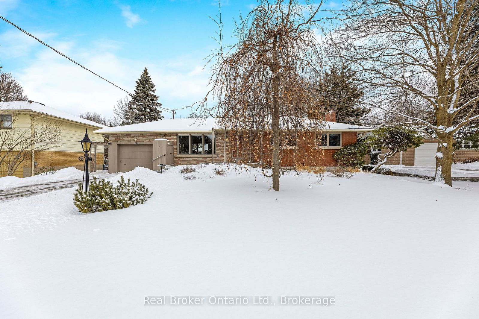 Detached House sold at 68 Rodney Boulevard, Guelph, Old University, N1G 2H3 - MLS: X11947593