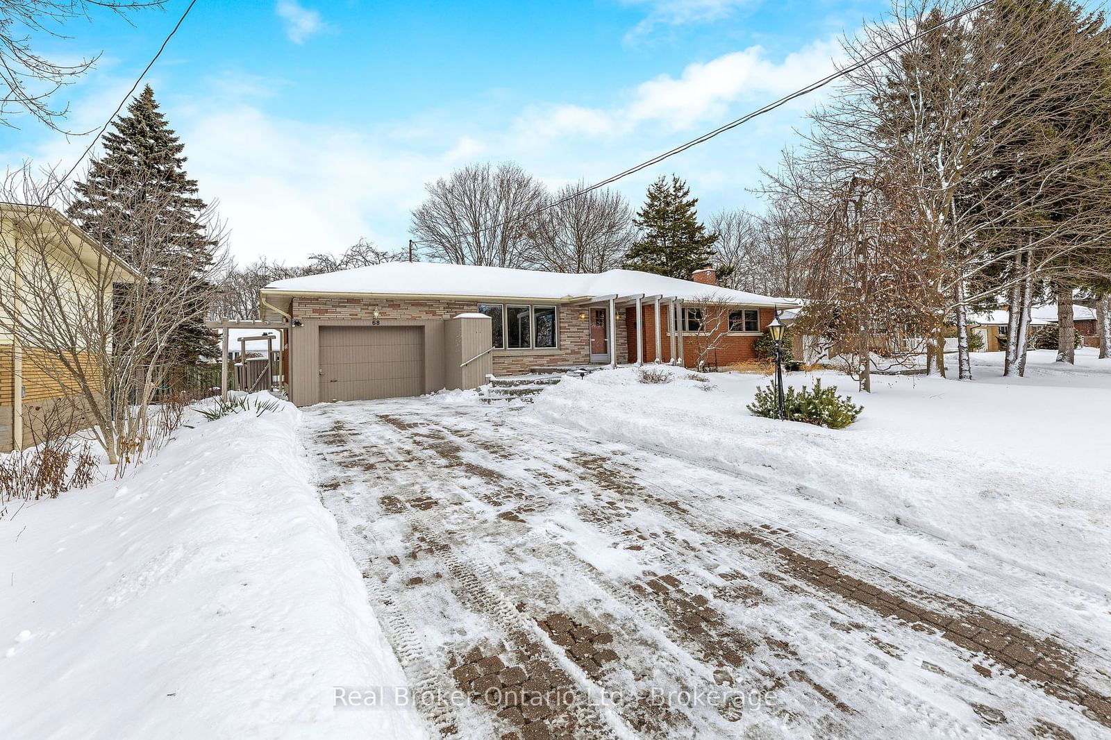 Detached House sold at 68 Rodney Boulevard, Guelph, Old University, N1G 2H3 - MLS: X11947593