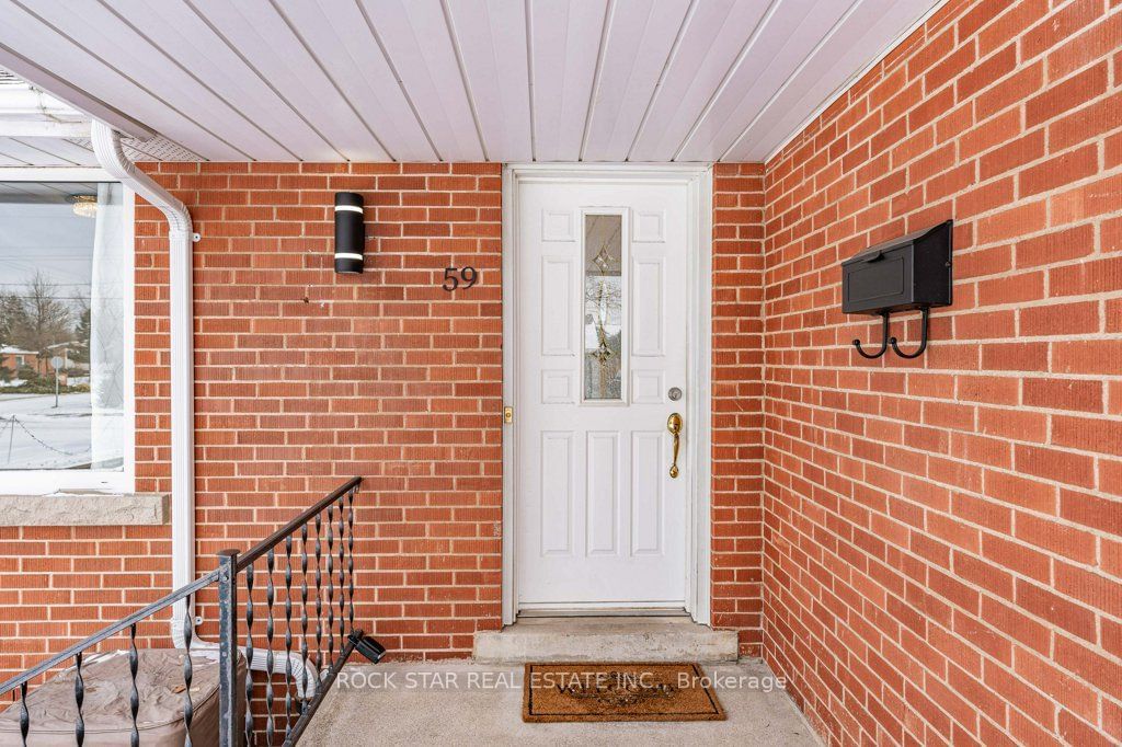 Detached House for sale at 59 Kings Forest Drive, Hamilton, Huntington, L8T 4J4 - MLS: X11947673