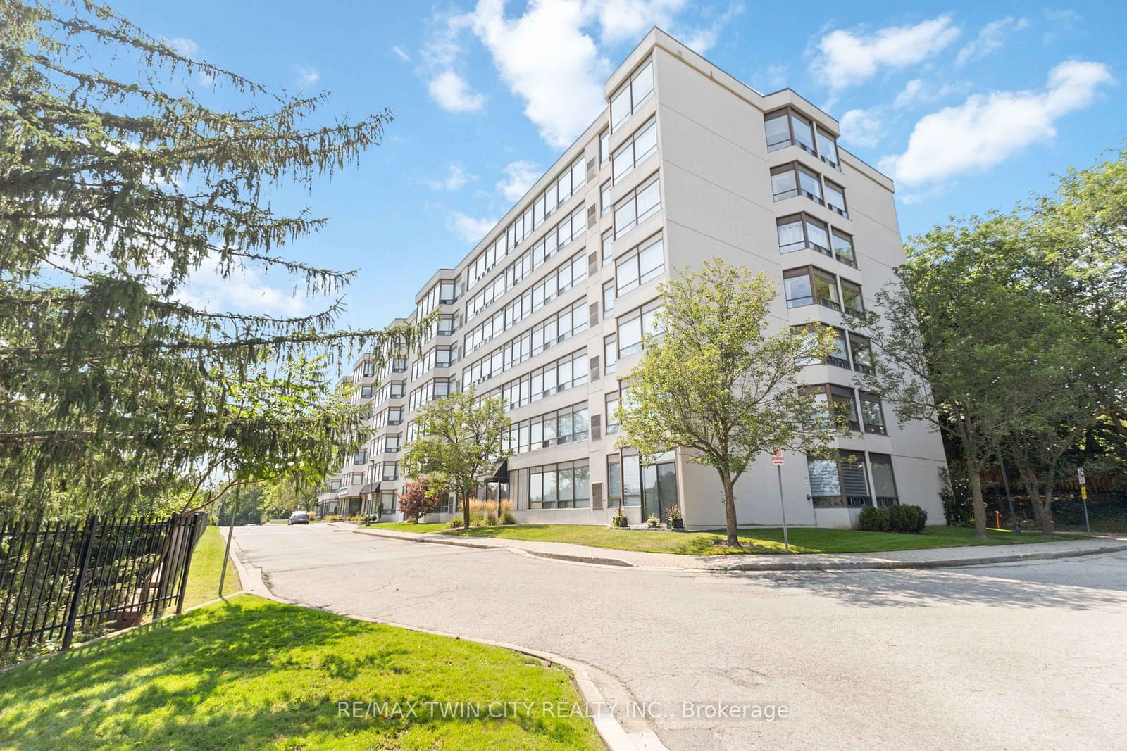 Condo for sale at 209-521 Riverside Drive, London, North P, N6H 5E2 - MLS: X11947742